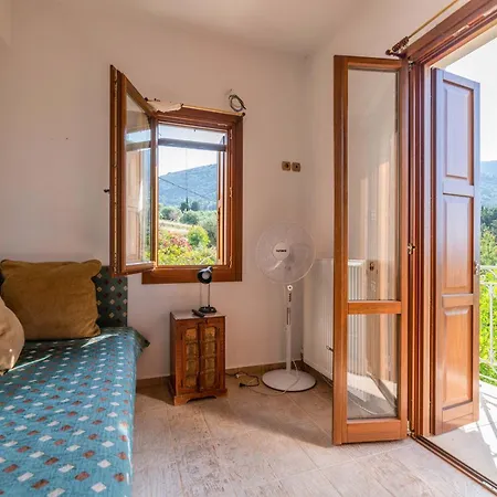 Odyssey's Palace - Escape In Mythical Ithaca Villa Platrithias