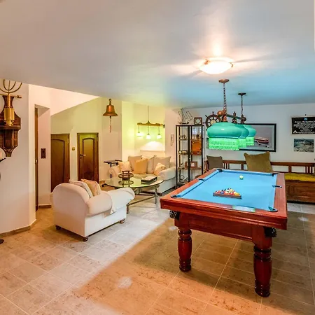 Villa Odyssey's Palace - Escape In Mythical Ithaca Platrithias