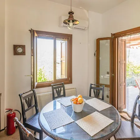 Villa Odyssey's Palace - Escape In Mythical Ithaca Platrithias