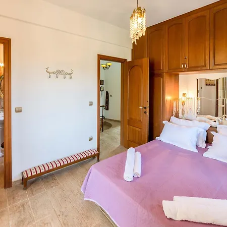 Odyssey's Palace - Escape In Mythical Ithaca Villa Platrithias