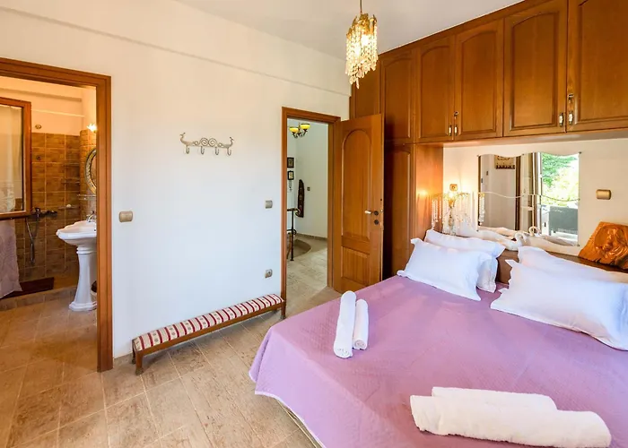 Odyssey's Palace - Escape In Mythical Ithaca Villa Platrithias